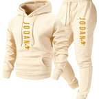 Men's two-piece set with hooded top and graphic print—an essential casual choice for autumn and winter.