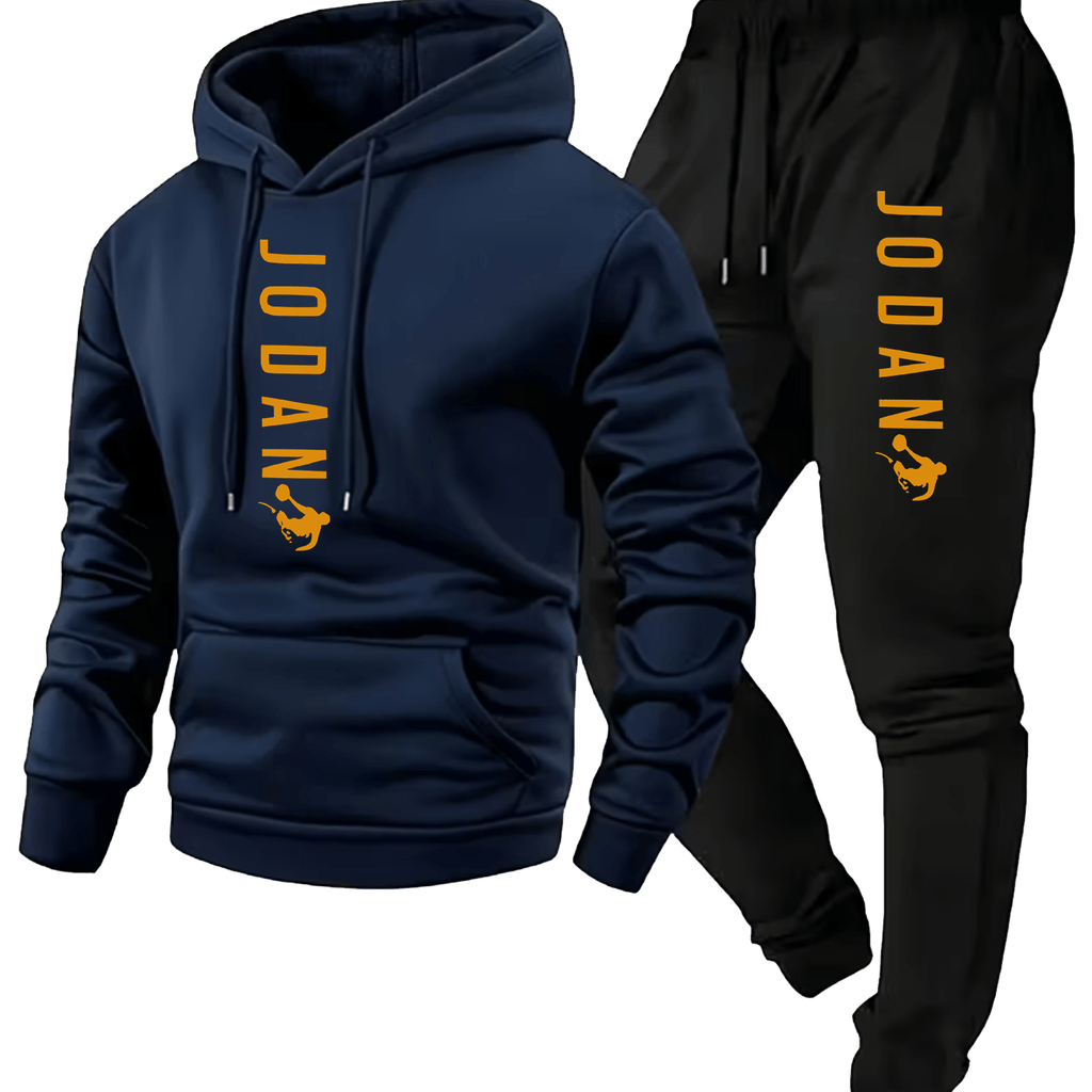 Men's two-piece set with hooded top and graphic print—an essential casual choice for autumn and winter.