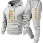 Men's two-piece set with hooded top and graphic print—an essential casual choice for autumn and winter.